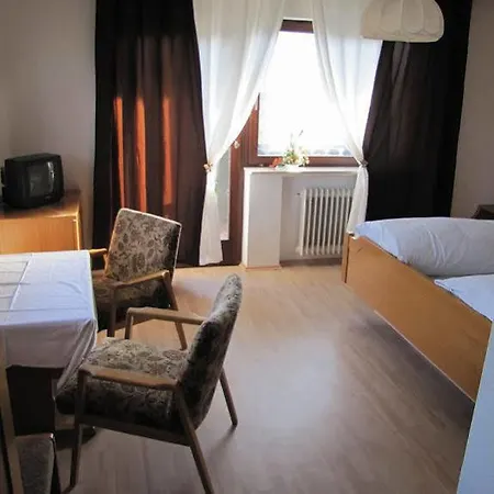 Zur Linde Hotel 3*